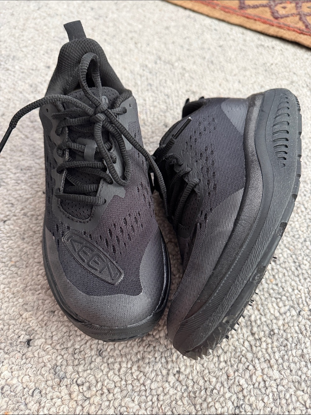 [KEEN] All Black WK 400 Walking-Sneaker